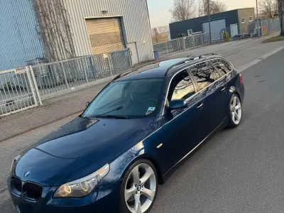 Gebraucht BMW 525 197 PS (144 kW) 2008 Blau Kombi