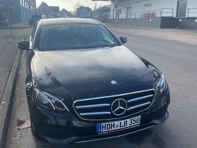 Schwarz Gebraucht 2016 Mercedes E220 Avantgarde Limousine | 14.000 €