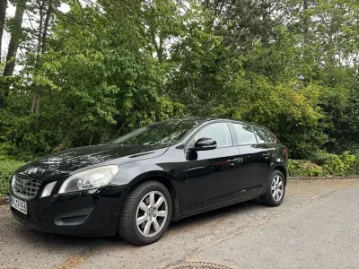 Gebraucht Volvo V60 163 PS (119 kW) 2013 Schwarz Kombi