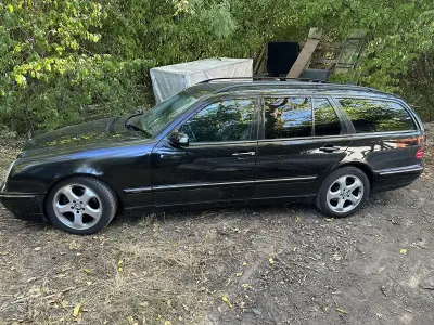 Gebraucht Mercedes E270 Avantgarde 170 PS (125 kW) 2002 Schwarz Kombi