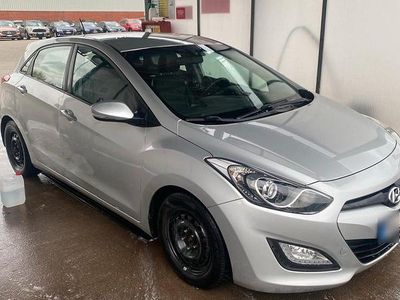 Gebraucht Hyundai i30 66 PS (48 kW) 2012 Silber Limousine
