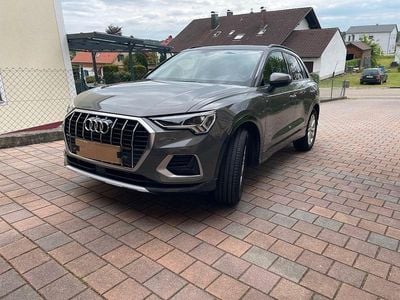 Grau Gebraucht 2021 Audi Q3 Advanced SUV | 27.900 € (Fairer Preis)