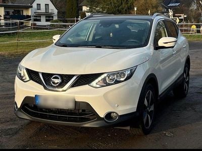Weiß Gebraucht 2017 Nissan Qashqai 360º SUV | 9.299 € (Guter Preis)