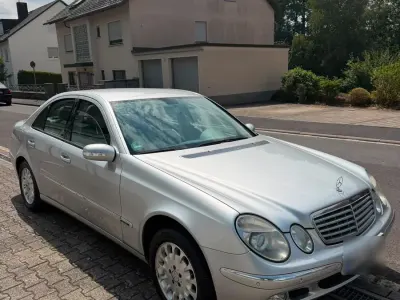 Gebraucht Mercedes E240 177 PS (130 kW) 2002 Silber Limousine