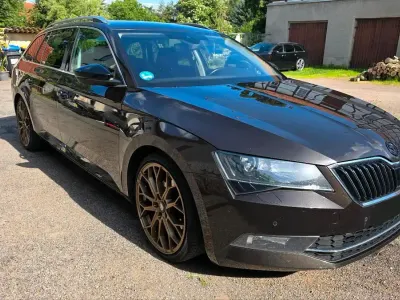 Gebraucht Skoda Superb 150 PS (110 kW) 2016 Braun Kombi
