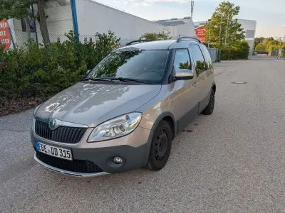 Gebraucht Skoda Roomster 105 PS (77 kW) 2012 Silber Van / Kleinbus