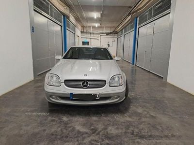 Usata Mercedes SLK200 163 CV (119 kW) 2004 Argento Cabrio