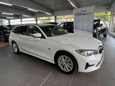 Alpinweiss iii Gebraucht 2022 BMW 330e Advantage Kombi | 25.999 € (Superpreis)