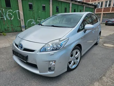 Używany Toyota Prius Executive 99 KM (72 kW) 2009 Srebrny Hatchback