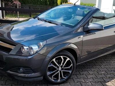 Gebraucht Opel Astra Cabriolet 116 PS (85 kW) 2009 Grau Cabrio