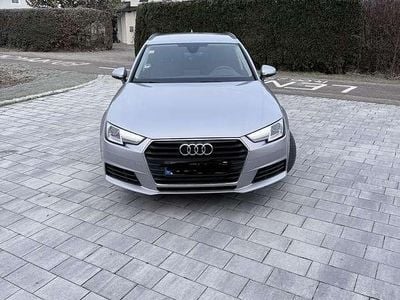 Grau Gebraucht 2017 Audi A4 Basis Kombi | 15.500 € (Guter Preis)
