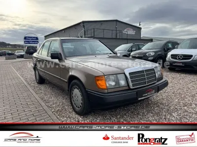 Second-hand Mercedes E230 132 CP (97 kW) 1988 Maro Berlinǎ