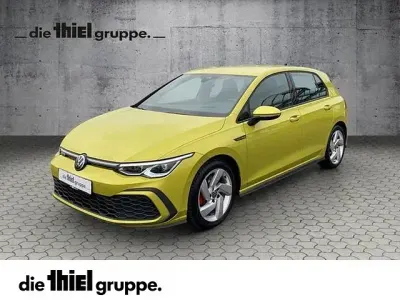 Brugt VW Golf VIII GTD 200 HK (147 kW) 2022 Gul Sedan