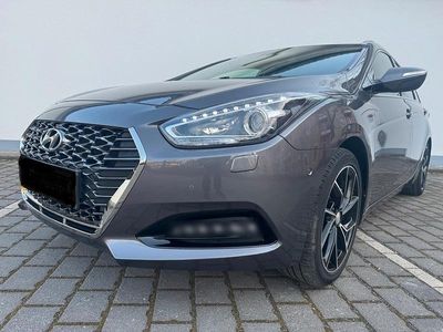 Gebraucht Hyundai i40 136 PS (100 kW) 2019 Grau Kombi