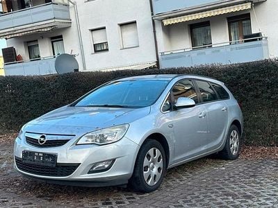 Grau Gebraucht 2012 Opel Astra Kombi | 1.600 € (Guter Preis)