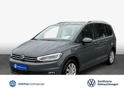 Delfingrau metallic Gebraucht 2024 VW Touran Move Van / Kleinbus | 35.990 € (Etwas zu teuer)
