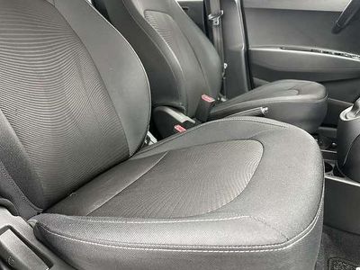 Grau metallic Gebraucht 2018 Hyundai i10 Trend Kleinwagen | 10.160 € (Etwas zu teuer)