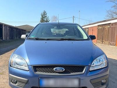 Gebraucht Ford Focus Ghia 101 PS (74 kW) 2006 Blau Limousine