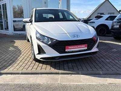 Neu Hyundai i20 GO! 79 PS (58 kW) 2025 Atlas white / sol Kleinwagen