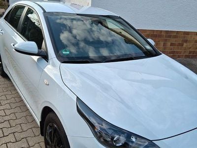 Gebraucht Kia Ceed 101 PS (74 kW) 2025 Weiß Kleinwagen