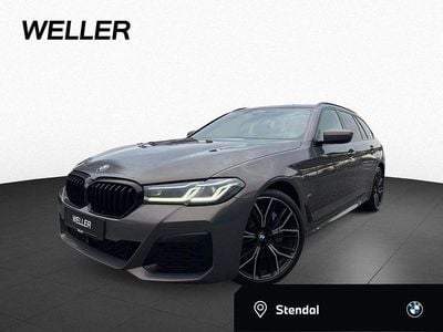 Alvitgrau (grau) Gebraucht 2022 BMW 540 Shadowline Kombi | 39.450 € (Fairer Preis)