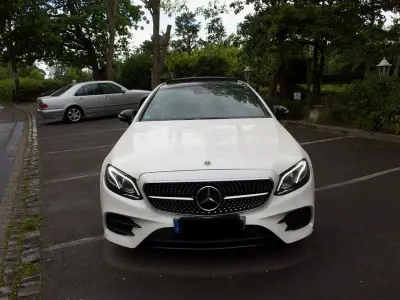 Gebraucht Mercedes E350 AMG line 299 PS (219 kW) 2020 Weiß Coupé