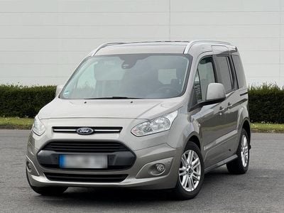 Gebraucht Ford Tourneo Connect Titanium 101 PS (74 kW) 2016 Silber Van / Kleinbus