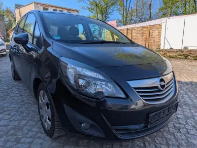 Używany Opel Meriva Innovation 101 KM (74 kW) 2011 Czarny Minivan