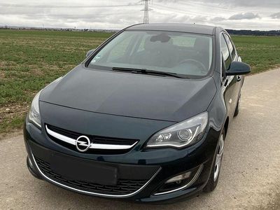 Gebraucht Opel Astra Exklusiv 140 PS (102 kW) 2014 Grün Limousine