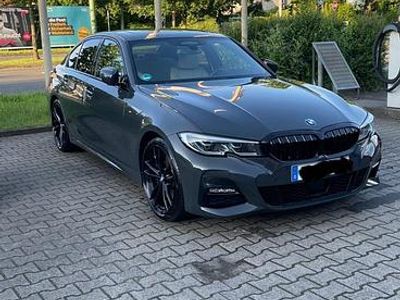 Grau Gebraucht 2019 BMW 330 M Sport Limousine | 29.999 € (Fairer Preis)