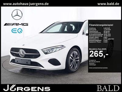 Gebraucht Mercedes A200 Progressive 163 PS (119 kW) 2023 Unilack polarweiss Limousine