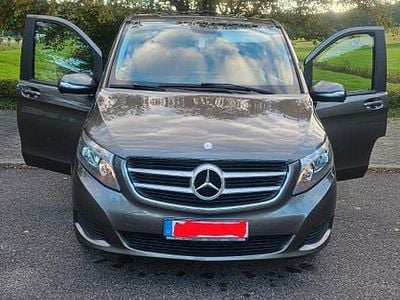 Mercedes V220