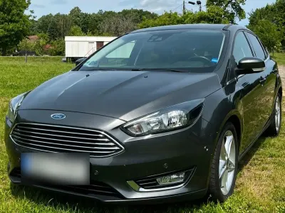 Gebraucht Ford Focus Titanium 182 PS (133 kW) 2015 Grau Limousine