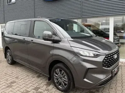 Gebraucht Ford Tourneo Custom Titanium 150 PS (110 kW) 2024 Andere Van
