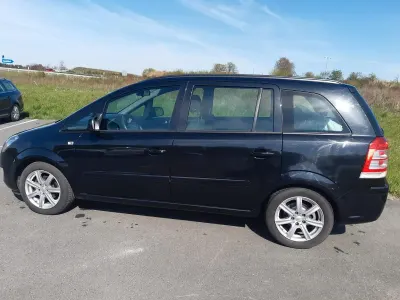 Używany Opel Zafira Family 120 KM (88 kW) 2014 Czarny Minivan