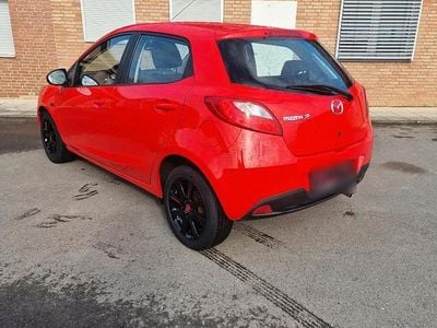 Gebraucht Mazda 2 75 PS (55 kW) 2009 Rot Kleinwagen