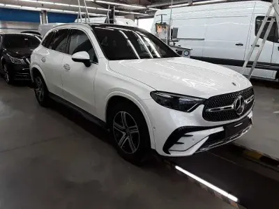 Gebraucht Mercedes GLC220 AMG 197 PS (144 kW) 2023 Weiß SUV