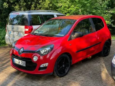 Używany Renault Twingo 75 KM (55 kW) 2013 Czerwony Hatchback