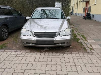 Gebraucht Mercedes 200 110 PS (80 kW) 2003 Gold Limousine
