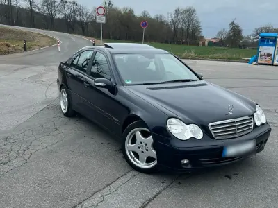Brugt Mercedes 220 150 HK (110 kW) 2005 Blå Sedan
