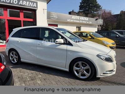 Używany Mercedes B200 AMG Edition 1 136 KM (100 kW) 2012 Biały Minivan