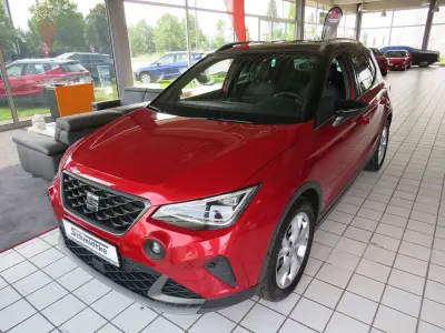 Gebraucht Seat Arona FR 150 PS (110 kW) 2023 "desire" rot SUV