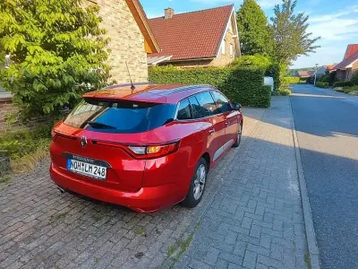 Gebraucht Renault Mégane IV Intens 110 PS (80 kW) 2017 Rot Limousine