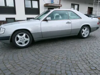 Gebraucht Mercedes 230 132 PS (97 kW) 1989 Grau Coupé