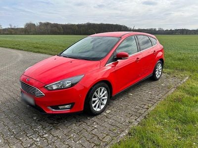 Gebraucht Ford Focus 120 PS (88 kW) 2017 Rot Limousine