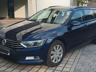 Gebraucht VW Passat Trendline 120 PS (88 kW) 2016 Blau Kombi
