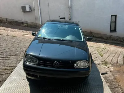 Gebraucht VW Golf IV 90 PS (66 kW) 1999 Schwarz Kleinwagen
