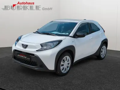 Neu Toyota Aygo X Business Edition 72 PS (52 kW) 2025 Weiß SUV