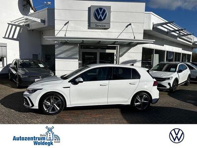 Gebraucht VW Golf VIII R-line 131 PS (96 kW) 2024 Pure white (metallic) Limousine
