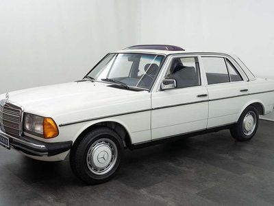 Gebraucht Mercedes 200 109 PS (80 kW) 1983 Weiß Limousine